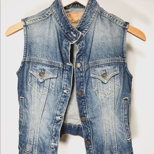 Levi’s denim vest